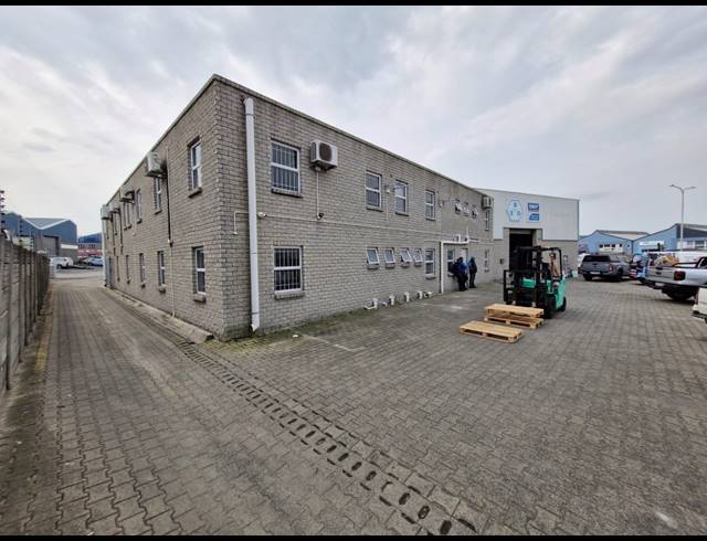 1,000M² WAREHOUSE TO LET IN STIKLAND INDUSTRIAL